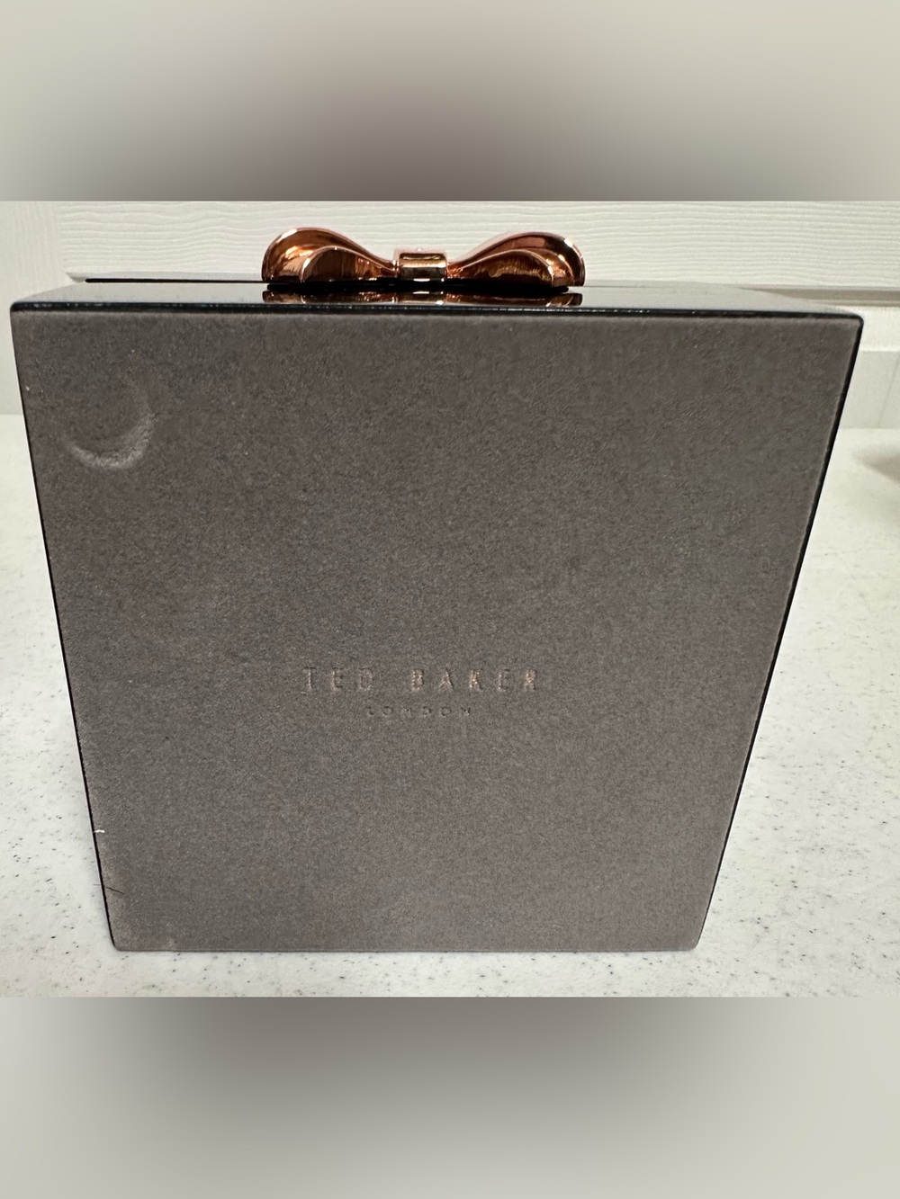 Ted Baker Black Laquer Jewelry Box w/ Rose Gold Bow - Picture 8 of 8